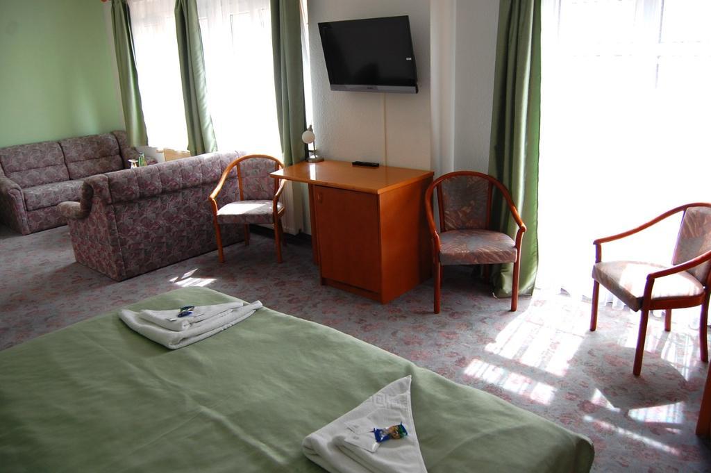 Hotel Am Markt Eckartsberga Exterior photo